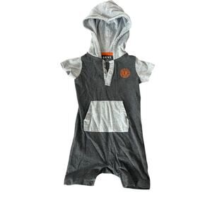 DKNY Baby Boys One Piece Hoodie Short Sleeve Bodysuit Outfit Size 6-9 Months